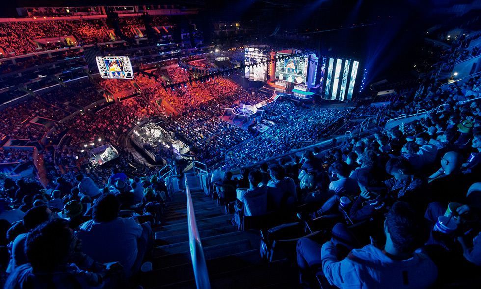 著名记者斯 著名记者斯